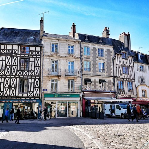 Poitiers, between History and Legends